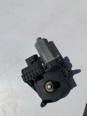 Моторчик передніх правих дверей з блоком Audi A4 B5, 2000 р., 0103001672, б.в.  0103001672 фото