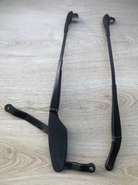 Поводок дворников слева Mercedes w221, S-класс 2218200144 фото