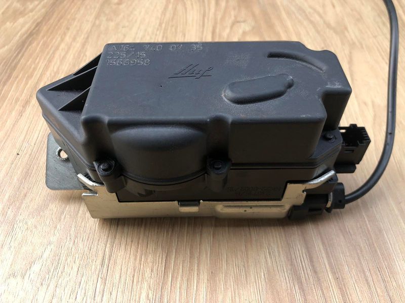 Замок Крышки Багажника 1647400735 Mercedes W251, R-class, б.у. 1647400735 фото