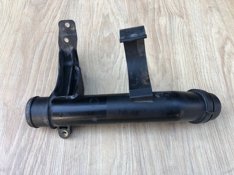 Патрубок, трубка Range Rover Vogue L405, б.в. 5677655678 фото