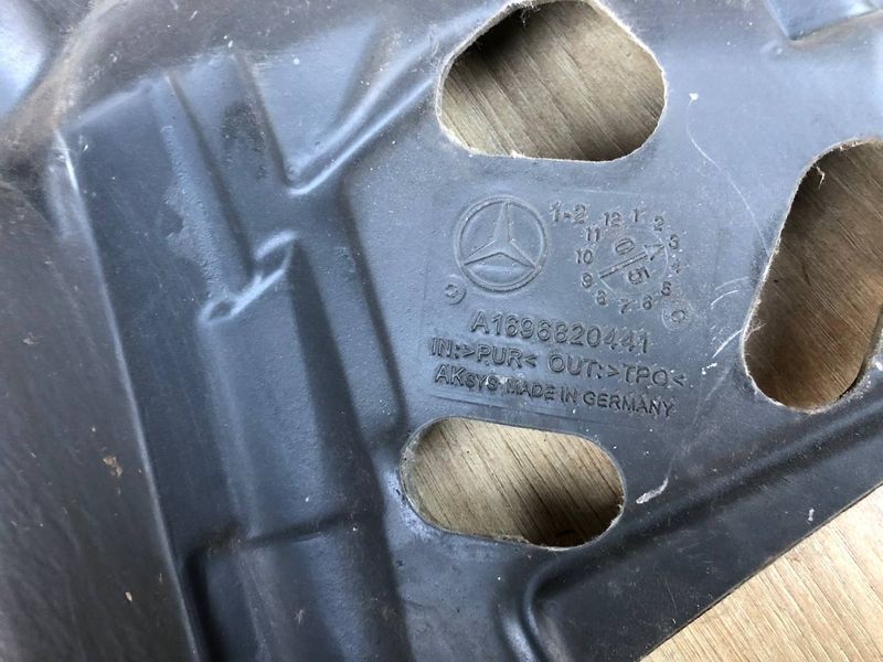 Шумоізоляція задньої правої колісної арки Mercedes W169 A-class, б.в 1696820441 1696820441 фото