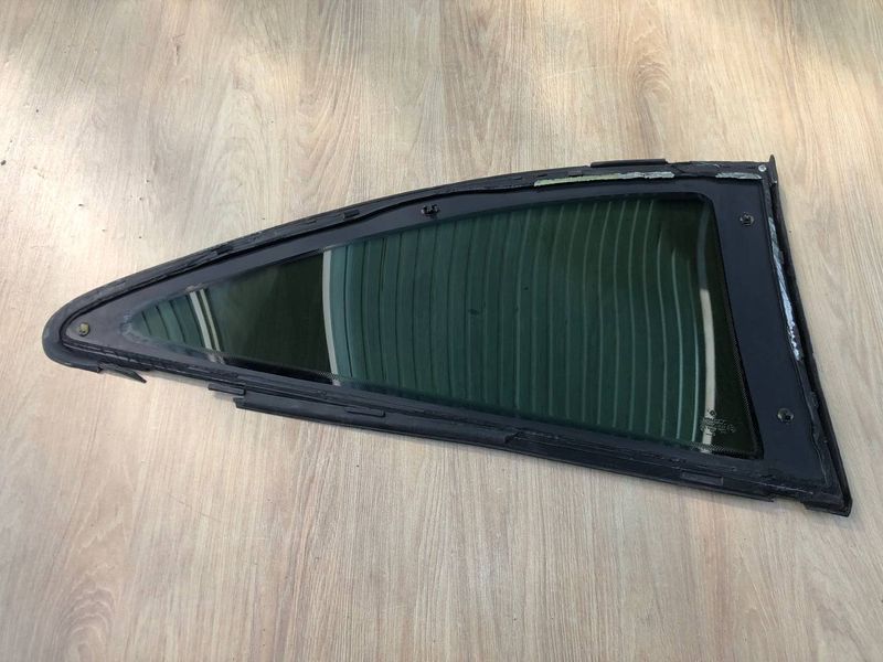 Стекло форточка глухое ,заднее кузовное ,левое Mercedes C-class w203, Б.у  2036705912  2036705912 фото