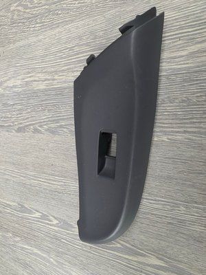 Накладка кнопки стеклоподъемника передней правой двери Nissan Almera N16, 2005 г., 80960BM520, б.у. 80960BM520 фото