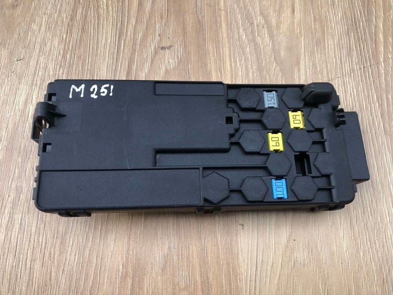 Блок силових запобіжників 2115452601 Mercedes W251, R-class, б.в. 2115452601 фото