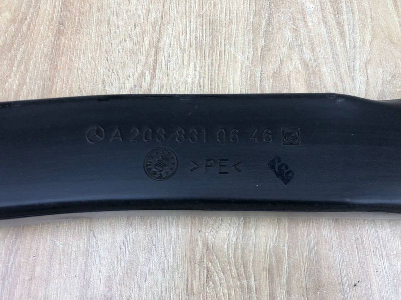 Повітряний канал обдуву салона, торпеди правий Mercedes C-class, Б.в 2038310646 2038310646 фото