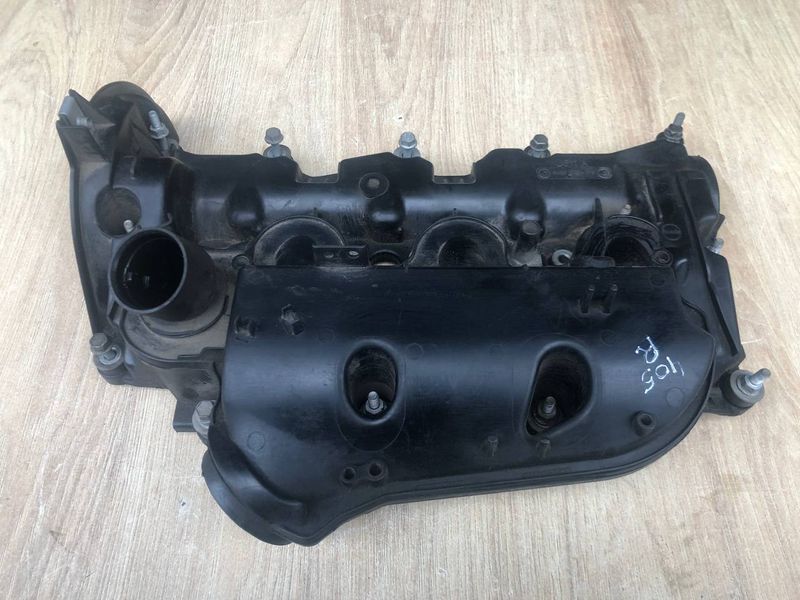 Впускний колектор-кришка клапанів права Range Rover L405 3.0 дизель,б.в 9X2Q9424FE 9X2Q9424FE фото