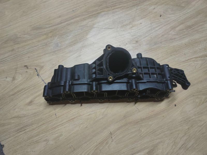 Впускний колектор Volkswagen Passat B6, 2.0 TDI, 2009 р., 03L129711AG, б.в.  03L129711AG фото
