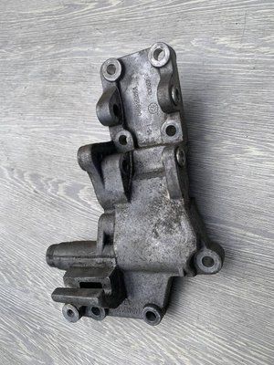 Кронштейн генератора Jeep Patriot, 2011-2016 р., USA, 04891592AA, б.в. 04891592AA фото
