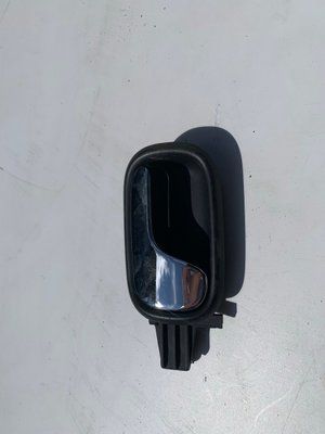 Ручка задніх правих дверей внутрішня Audi A4 B5, 2000 р., 8D0839020, б.в. 8D0839020 фото