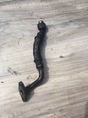 Трубка слива масла из турбины Volkswagen B5+, б.у. 4589876788 фото