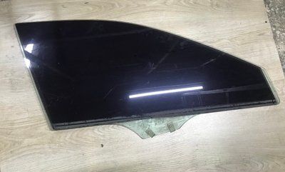 Стекло передних правых дверей Mazda 6, GJ6A58511A, б.у. GJ6A58511A фото