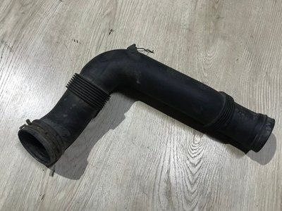 Патрубок повітряний Volkswagen Passat B6 2.0 бензин, 2007 р., седан, б.в. 565757 фото