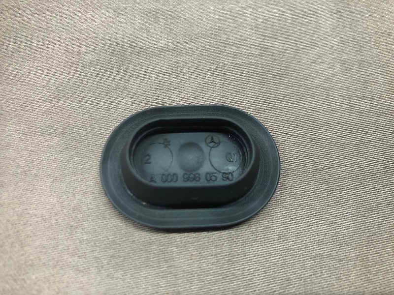 Заглушка кузова Mercedes w221, S-клас, б.в. 0009980590 фото