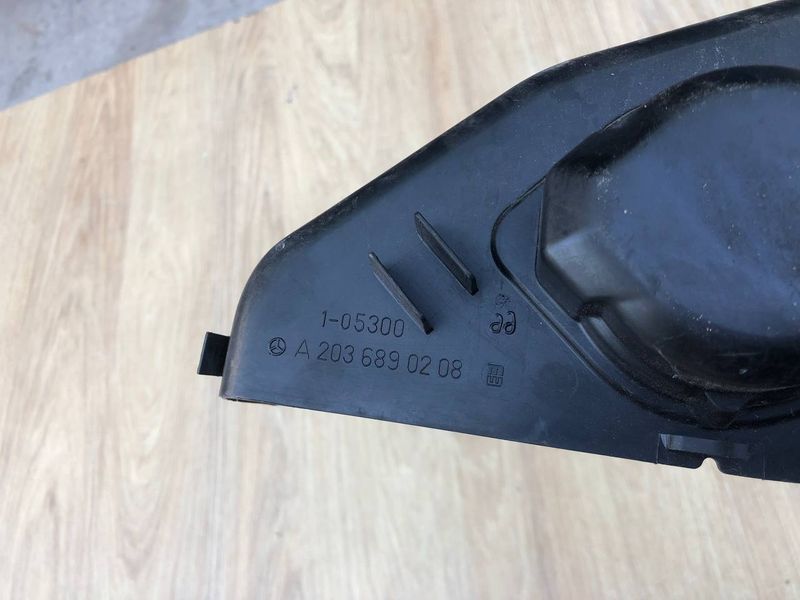Накладка, защита рычага ручника Mercedes C-class w203, б.у 2036890208  2036890208 фото