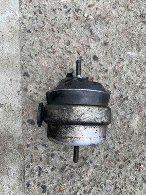 Подушка двигуна Skoda Superb 2.5 дизель, б.в. 1931159679 фото