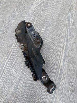 Петля капота ліва Subaru Legacy, 2003-2009 р., 57260AG0109P, б.в. 57260AG0109P фото