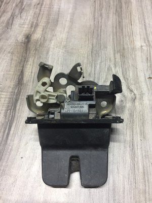 Замок багажника 5E0827505 Skoda Octavia A7, б.в. 5E0 827 505 фото