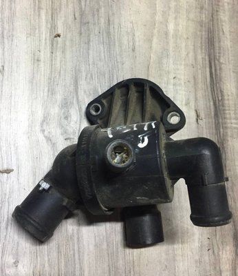 Фланець системи охолодження 03L121111AL Skoda Yeti, б.в. 03L121111AL фото