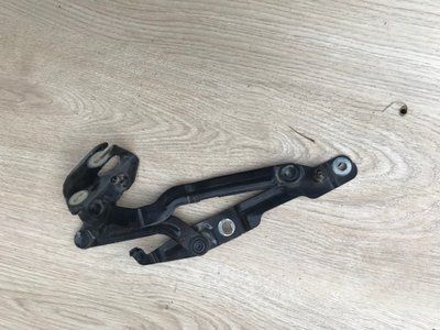 Петля крышки багажника правая Skoda Superb 1.8 бензин 2007 г, б.у. 3B0 887 382 3B0 887 382 фото