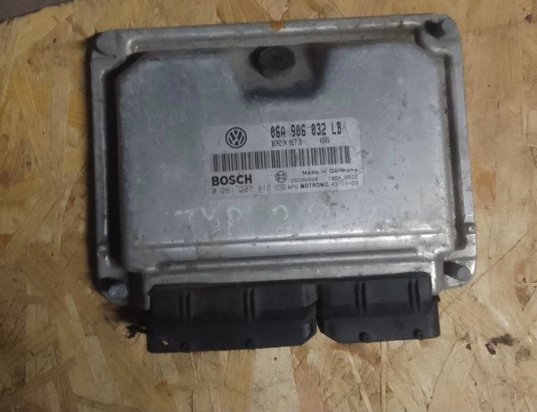Блок керуванням двигуна Vag 06A906032LB, б.в. 06A906032LB фото