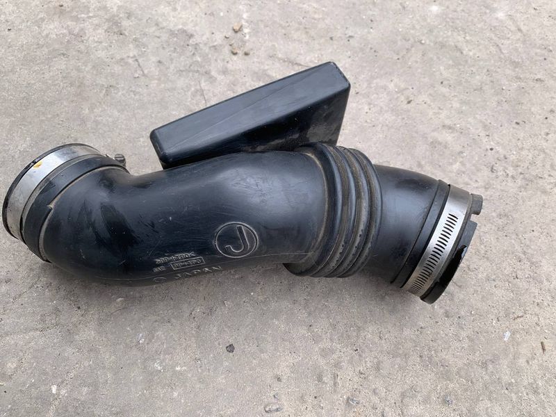 Патрубок корпуса воздушного фильтра Subaru Impreza 3, 2.0 бензин, 2007-2011 г., 14457AA490, б.у. 14457AA490 фото