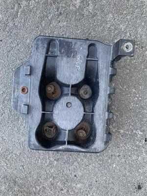 Майданчик АКБ Volkswagen Golf 4, 1.9 дизель, б.в. 1984881184 фото