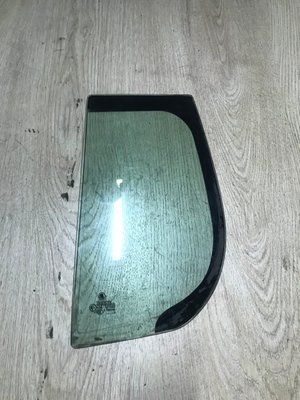 Форточка задних левых дверей Skoda Fabia 2, хэтчбек, 6Y6845209A, б.у.  6Y68452009A фото