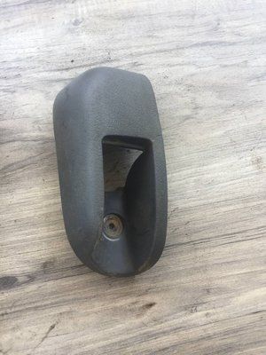 Накладка відкривання ручки бензобака Mazda 323, б.в. 4677532123 фото