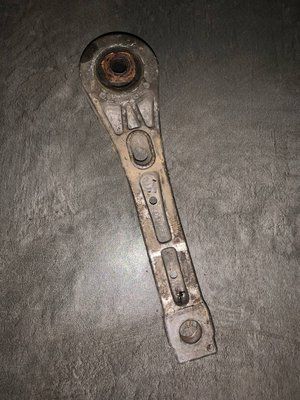 Подушка, опора двигуна задня Volkswagen Passat B6, 2.0 TFSI, 2005 р., 3C0199855, б.в. 3C0199855 фото
