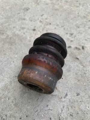 Отбойник переднего амортизатора Audi A4 B5, 1.9 TDI, 2000 г., 8D0412131F, б.у. 8D0412131F фото