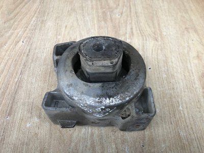 Подушка (опора) двигуна задня Mercedes W169 A-class, б.в 1692400618 1692400618 фото