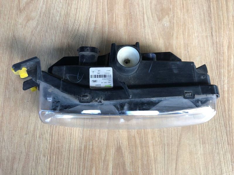 Фара противотуманная передняя левая LR080284, LR033407, CK5215201AB Range Rover Vogue L405, б.у. LR080284, LR033407, CK5215201AB фото