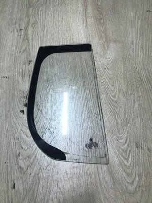 Форточка задних правых дверей Skoda Fabia 2, хэтчбек, 5J9845298E, б.у. 5J9845298E фото