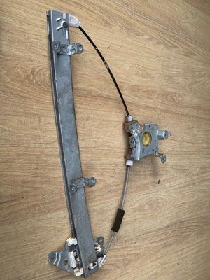Склопідйомник передній лівий Nissan Almera Classic B10RX 2006-2012р, б.в. 7757031700 7757031700 фото