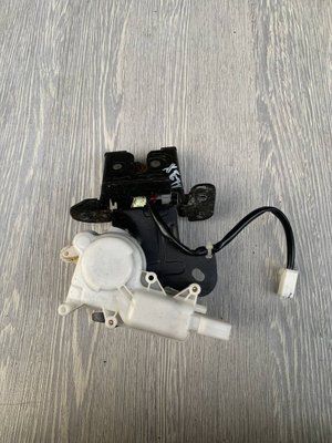 Замок крышки багажника Mazda 3 BK, хэтчбек, 2003-2009 г., BP4L62310D, б.у. BP4L62310D фото