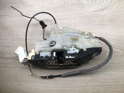 Замок задней левой двери 2217300335 Mercedes W221, s-класс б.у 2217300335 фото
