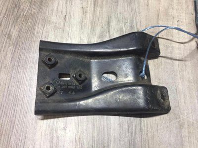 Кронштейн подторпедного усилителя 56180556ТА Volkswagen Passat B7, б.у. 56180556ТА фото