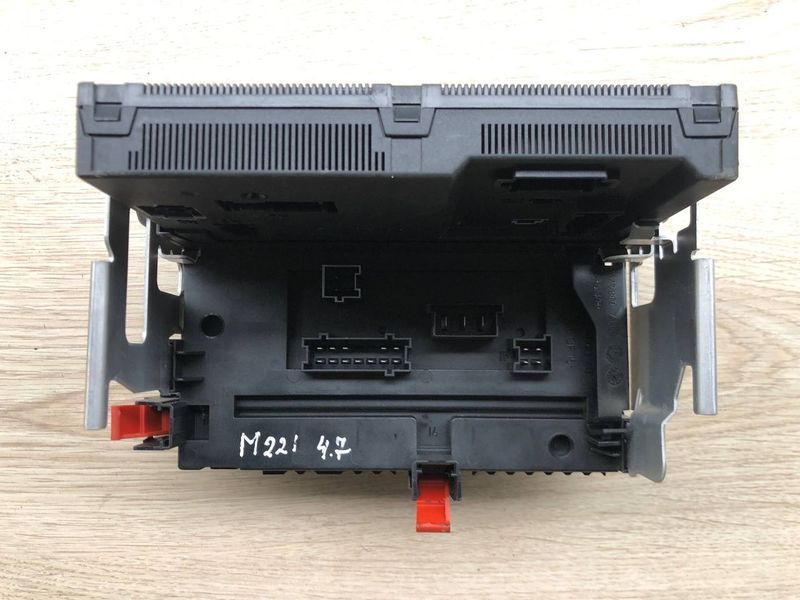 Блок запобіжників Mercedes W221, S-клас, б.в. 2215403250 фото