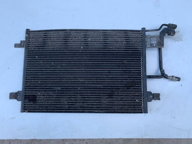 Радіатор кондиціонера Audi A4 B5 1.9 дизель, акпп, 2000 р, б. в. 8D0260401G 8D0260401G фото