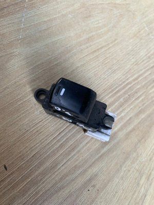 Кнопка стеклоподьемника задняя правая Nissan Almera Classic B10RS 2006-2012 г., 2541195F0A, б.у. 2541195F0A фото