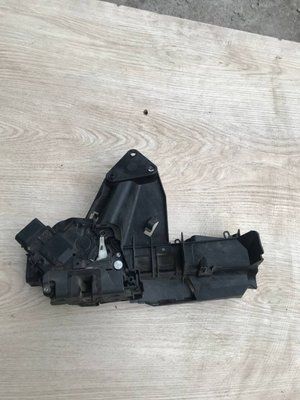 Замок передних правых дверей Ford Focus MK2 2008-2010 г, б. у . 7M5AR21812AA 7M5AR21812AA фото