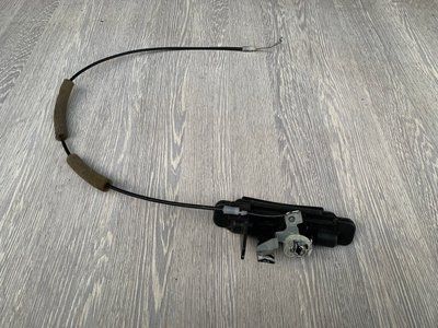 Ручка крышки багажника, наружная Mazda 3 BK, хэтчбек, 2003-2009 г., б.у. 56685968 фото