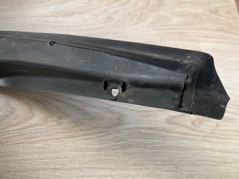 Накладка над фонарем левая зад Mercedes w221, S-класс 221 694 09 33 фото