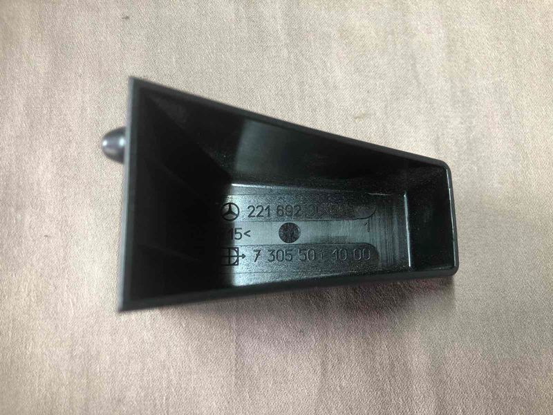 Кронштейн Mercedes w221, S-клас 2216920060 фото