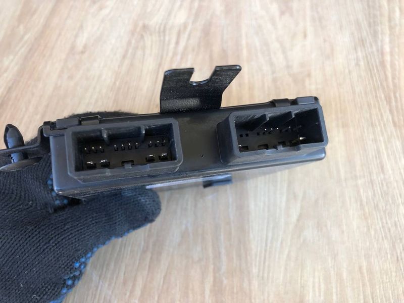 Блок управления боковыми подножками EK5M14C177AA, VPLWP0177, VPLGP0223 Range Rover Vogue L405, б.у. EK5M14C177AA, VPLWP0177, VPLGP0223 фото