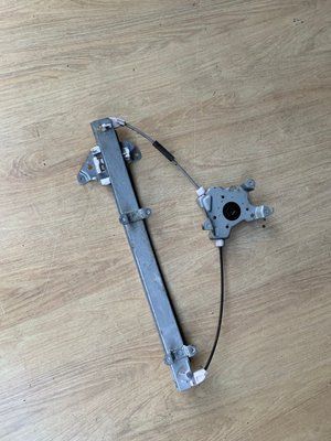Склопідйомник передній правий Nissan Almera Classic B10RX 2006-2012 р, б.в. 7752531000 7752531000 фото