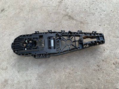Кронштейн ручки передніх лівих дверей Chrysler 200, 2014-2016 р., 68158807AC, б.в. 68158807AC фото