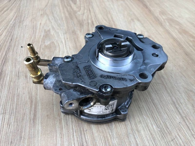 Вакуумный насос 9H2Q2A451BE Range Rover Vogue L405 б.у. 9H2Q2A451BE фото