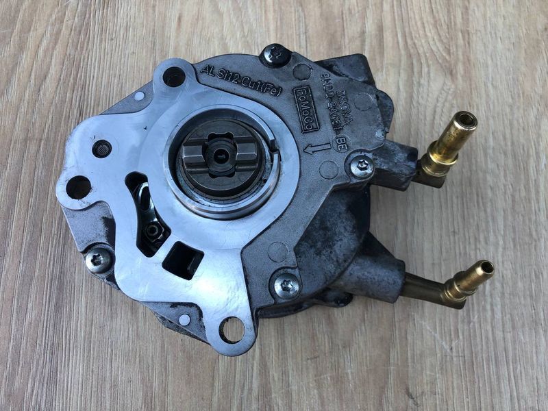 Вакуумный насос 9H2Q2A451BE Range Rover Vogue L405 б.у. 9H2Q2A451BE фото