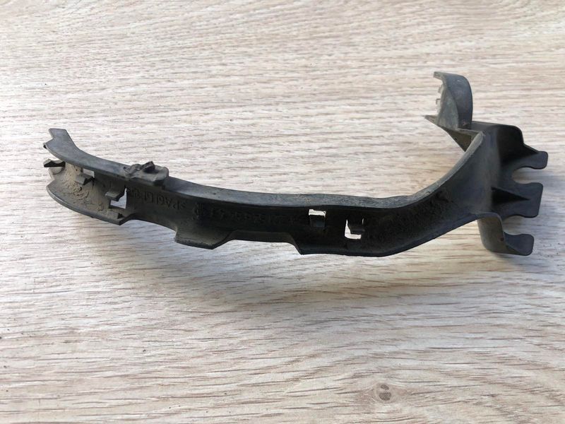 Кронштейн электропроводки заднего левого колеса Mercedes w221, S-класс 2215466443 фото